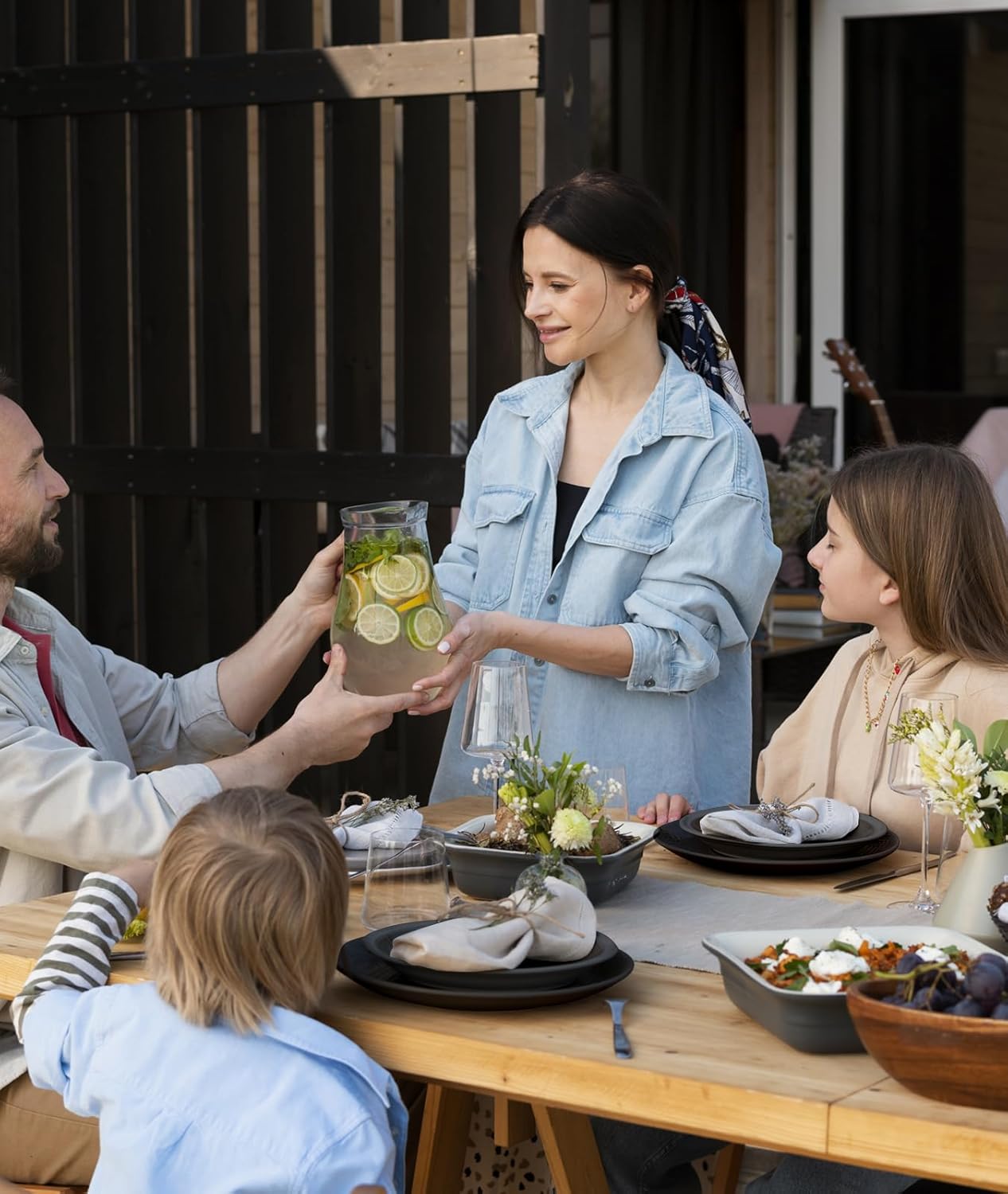 AOKIWO 32 Piece Plates and Bowls Sets for 8, Unbreakable Dinnerware Sets, Plastic Dish Set for Camping, Dishwasher Microwave Safe, Plate,Bowl Cup Set for Outdoor Kitchen Apartment, Black